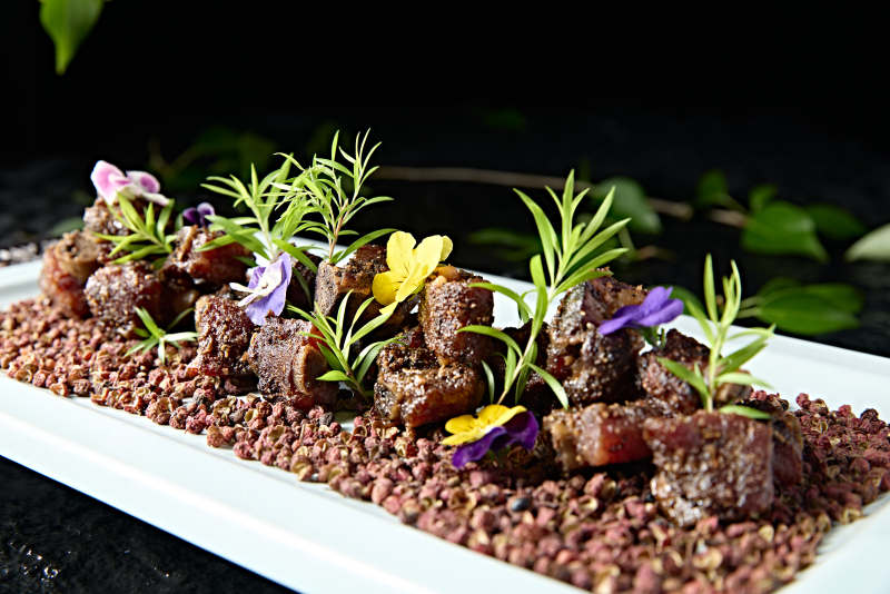 精美凉菜椒麻糖醋猪小排