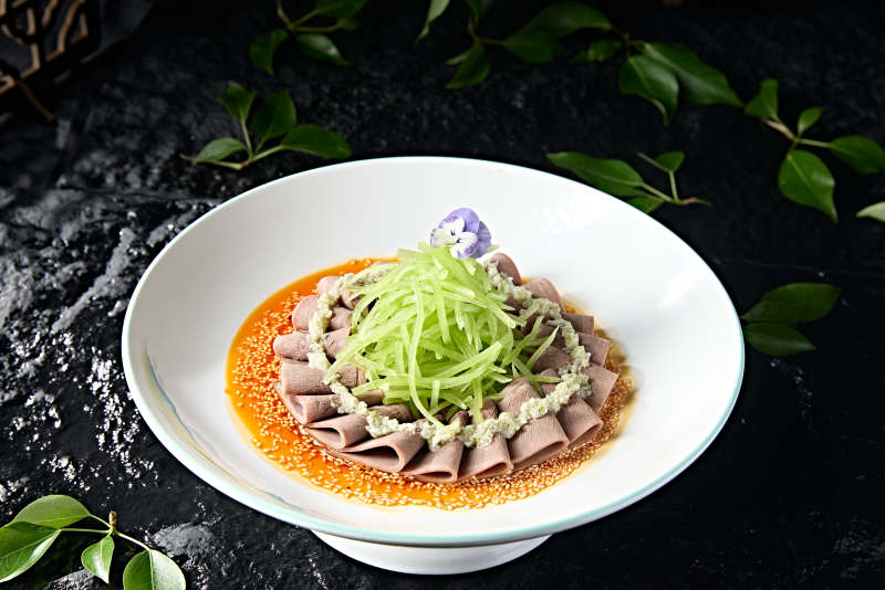 红油笋丝蒜香牛口条切片