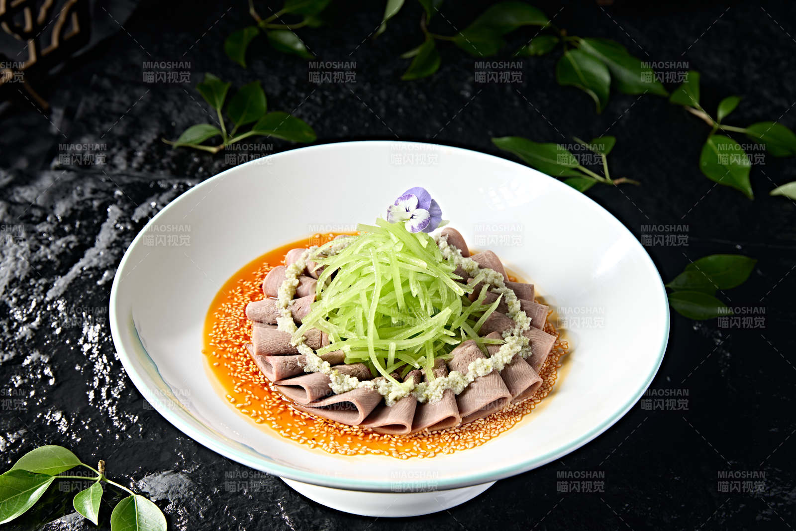 红油笋丝蒜香牛口条切片