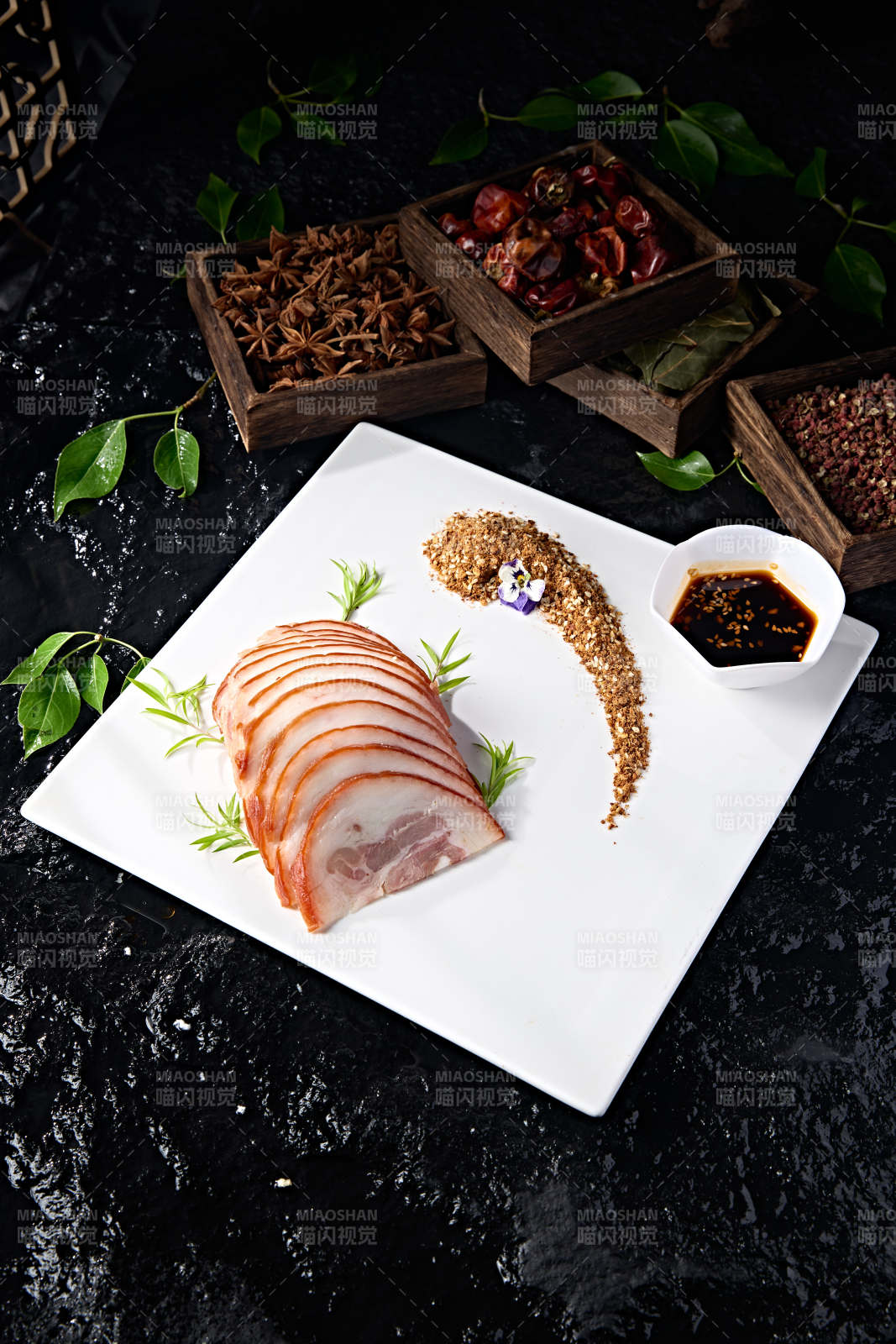 烟熏猪肘花切片