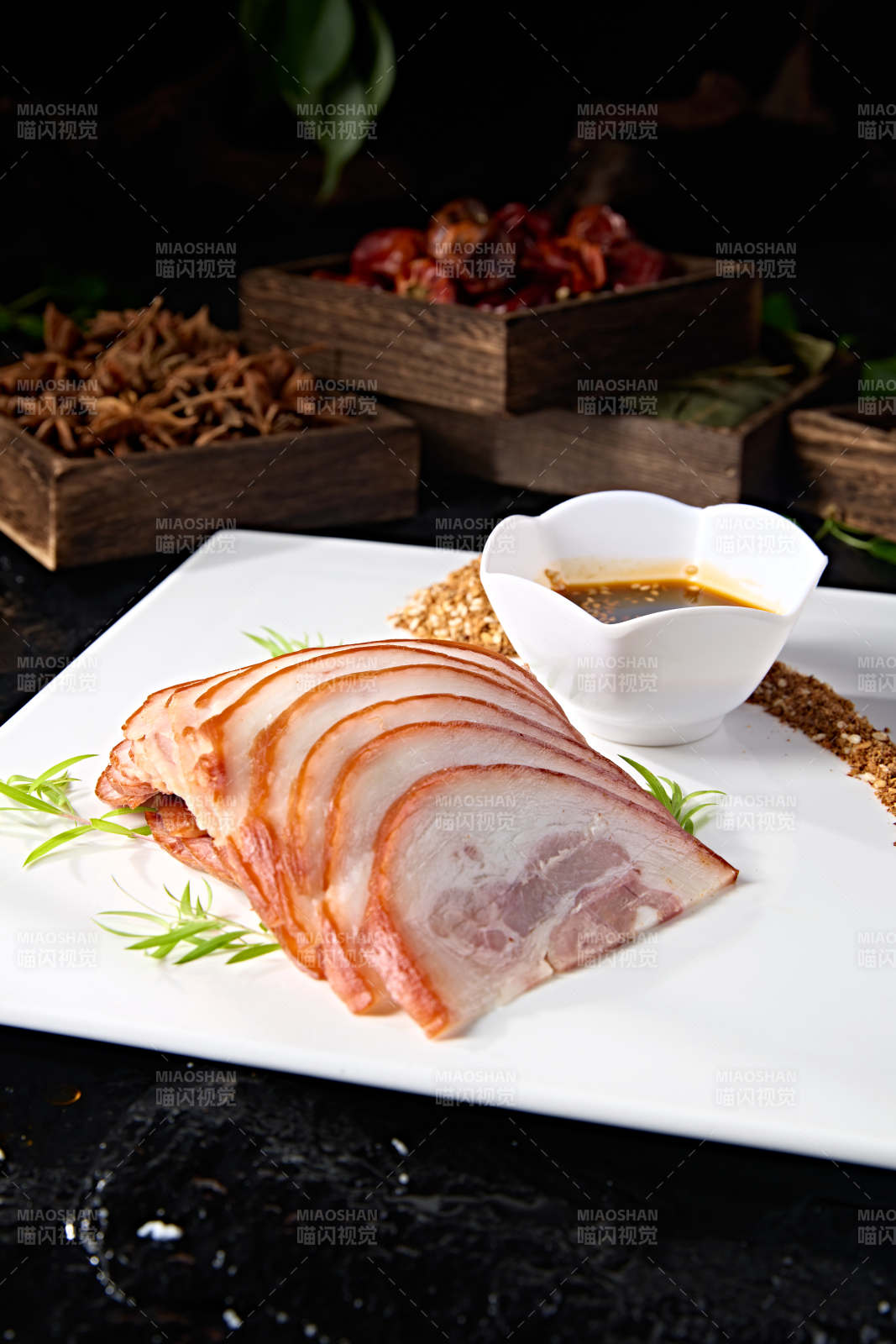 烟熏猪肘花切片