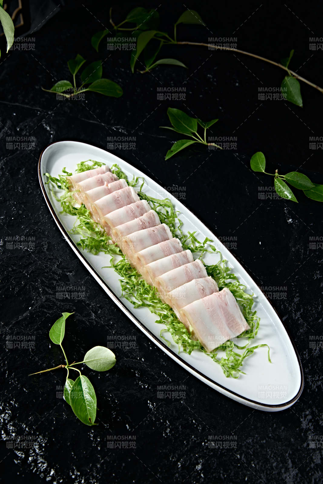 精美凉菜烧白肉配鲜椒酱