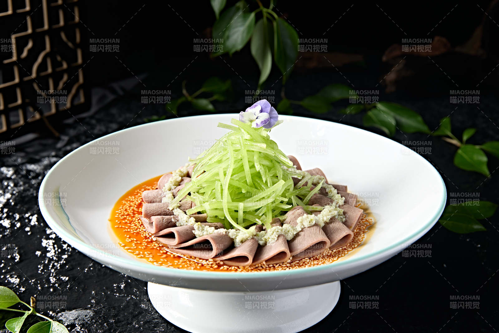 紅油筍絲蒜香牛口條切片