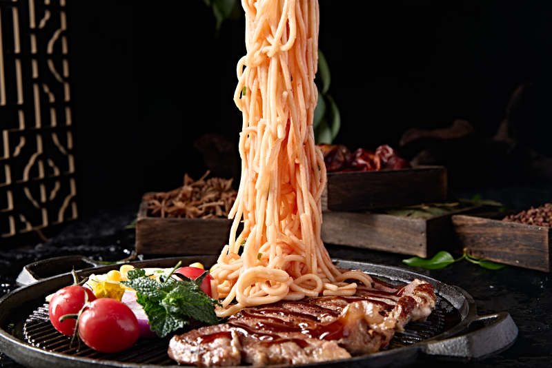 西餐没事煎安格斯牛排配番茄意面