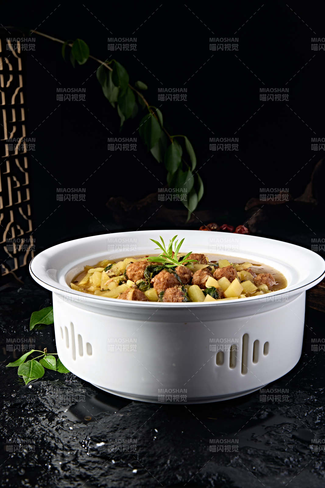 农家炖菜酸菜土豆炖猪肉丸子