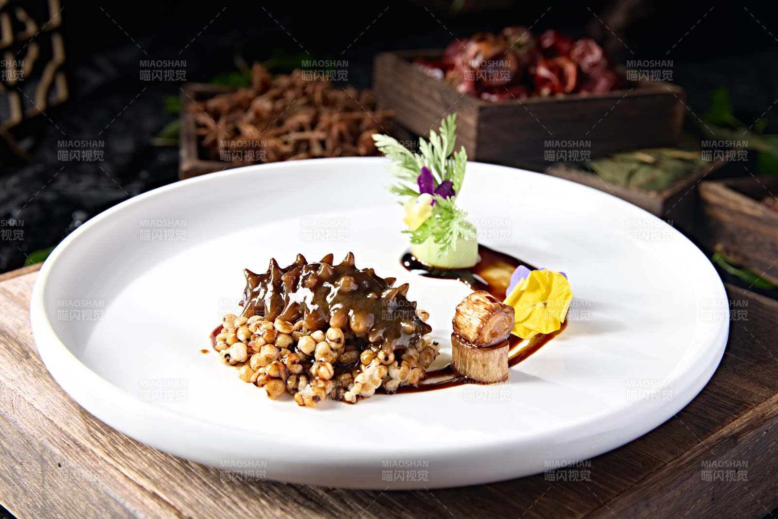 高端美食薏米炖辽参