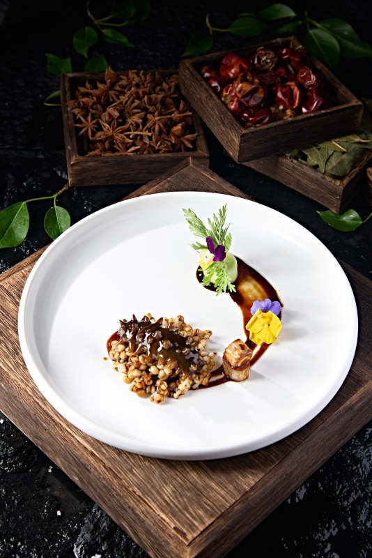 高端美食薏米炖辽参