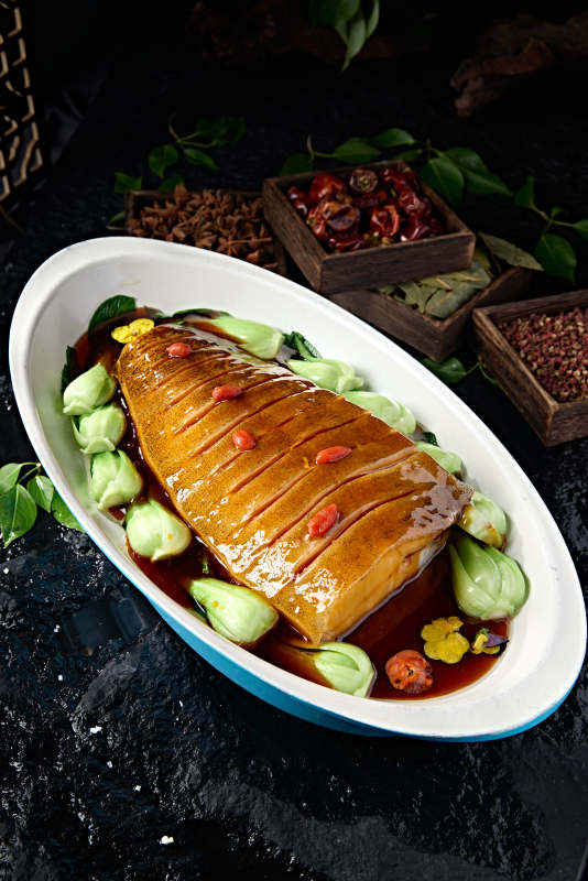 高端美食浇汁红烧鲽鱼身