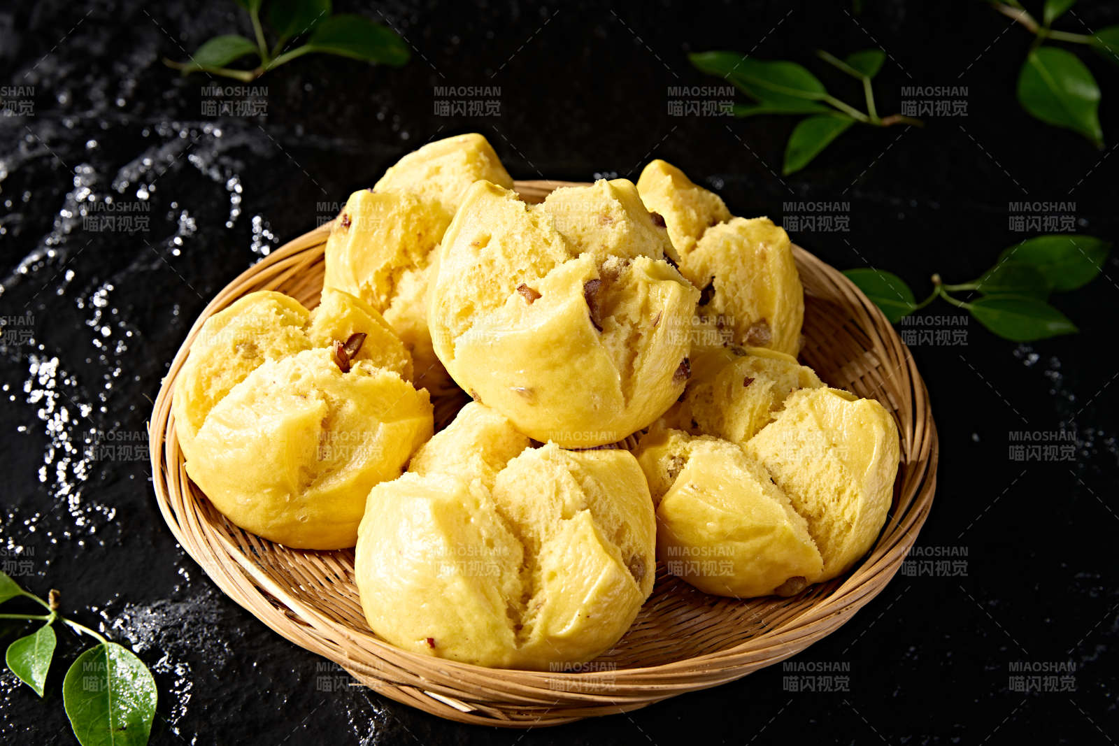 农家美食香蒸开花黄馍馍