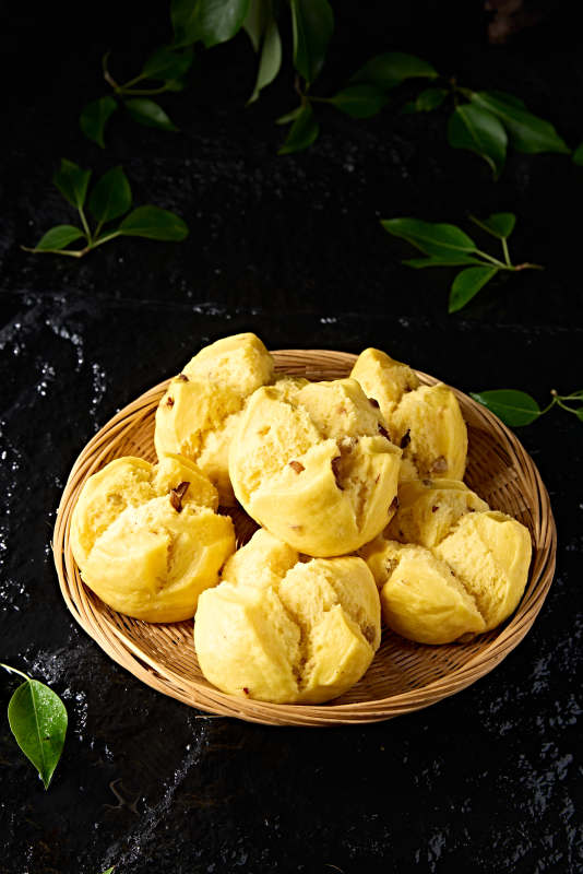农家美食香蒸开花黄馍馍