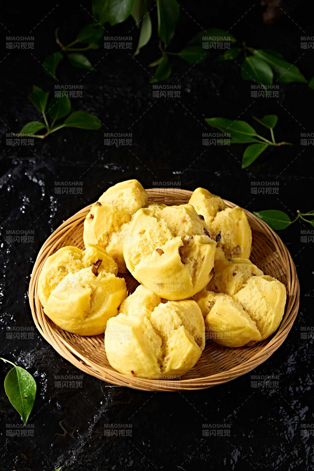 农家美食香蒸开花黄馍馍