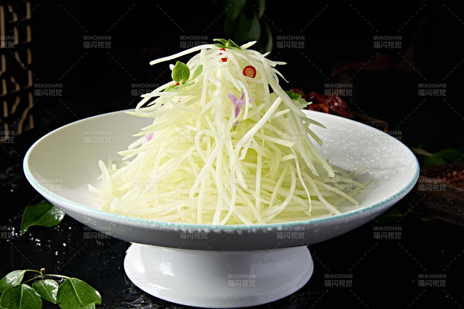 健康素食小凉菜凉拌卤笋丝