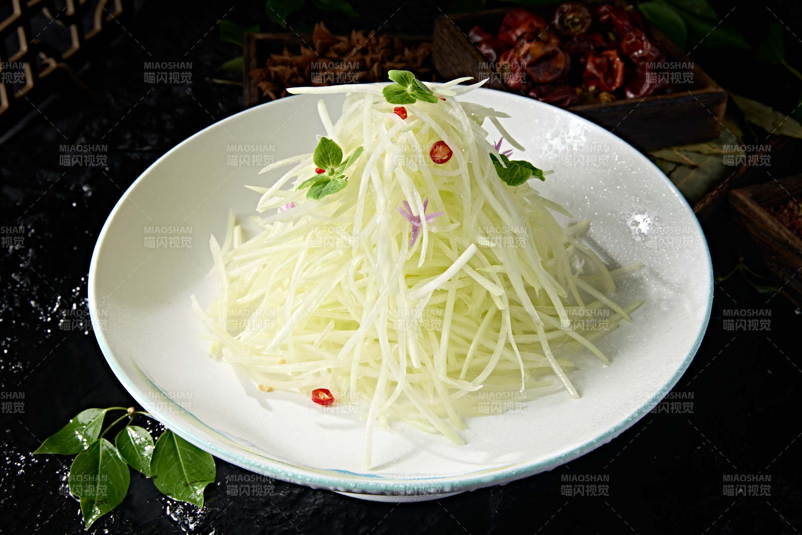 健康素食小凉菜凉拌卤笋丝