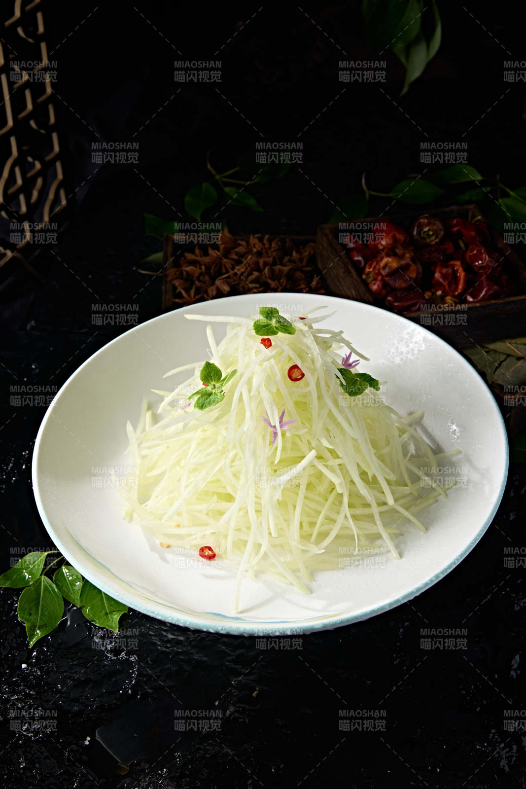 健康素食小凉菜凉拌卤笋丝