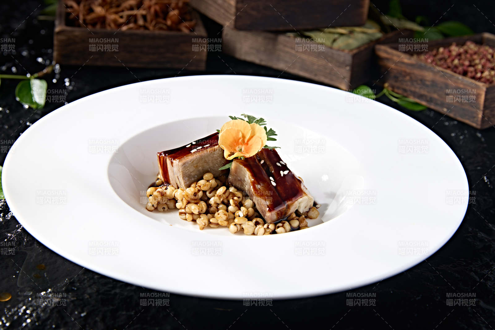 位菜薏米澆汁小羊排