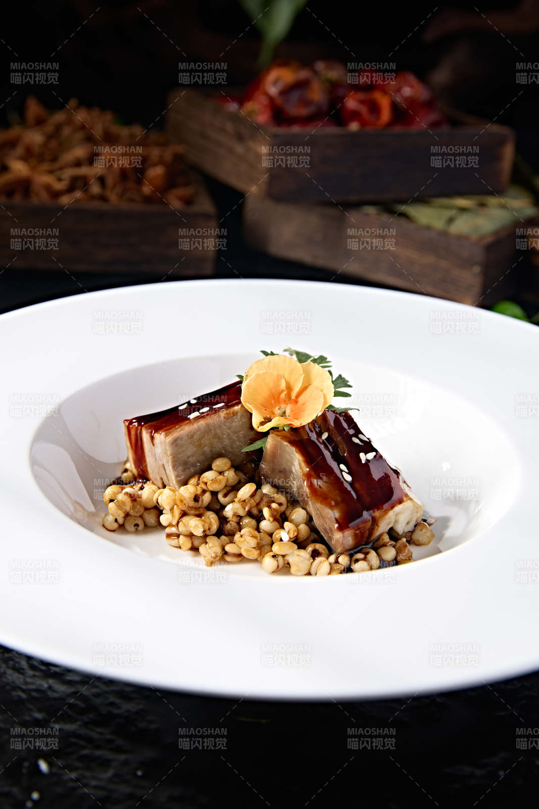 位菜薏米澆汁小羊排