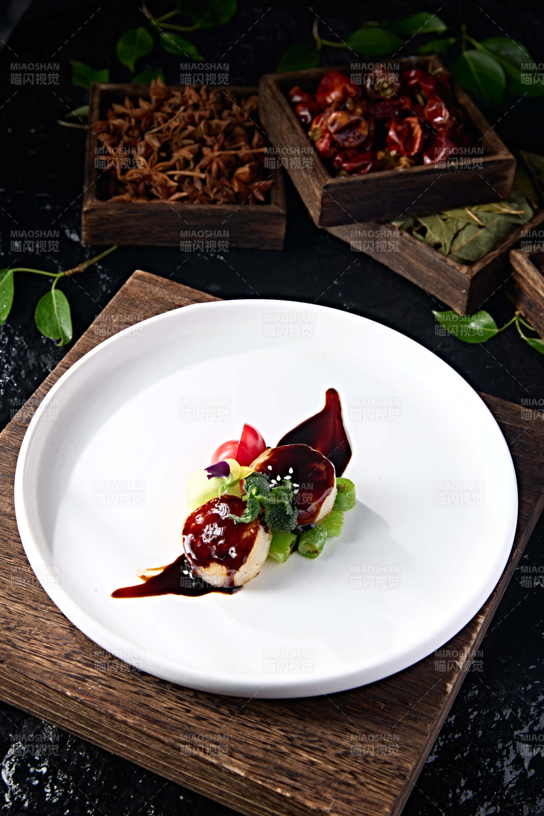 高档中餐美食浇汁烧瑶柱贝丁带子