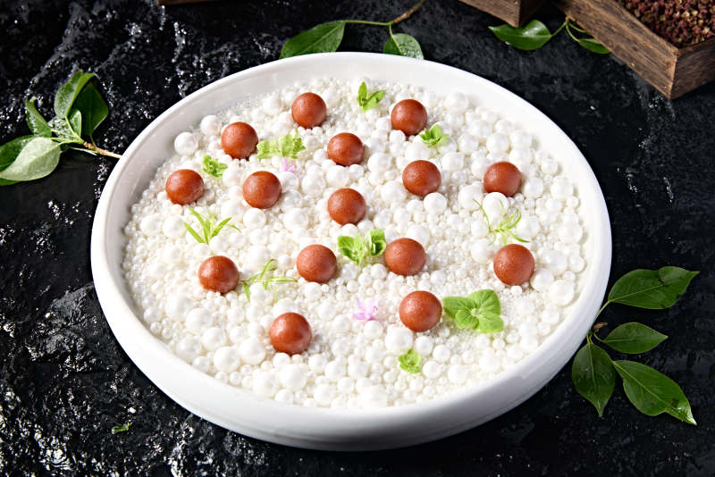 地方特色美食珍珠白玉琥珀山楂带黄球