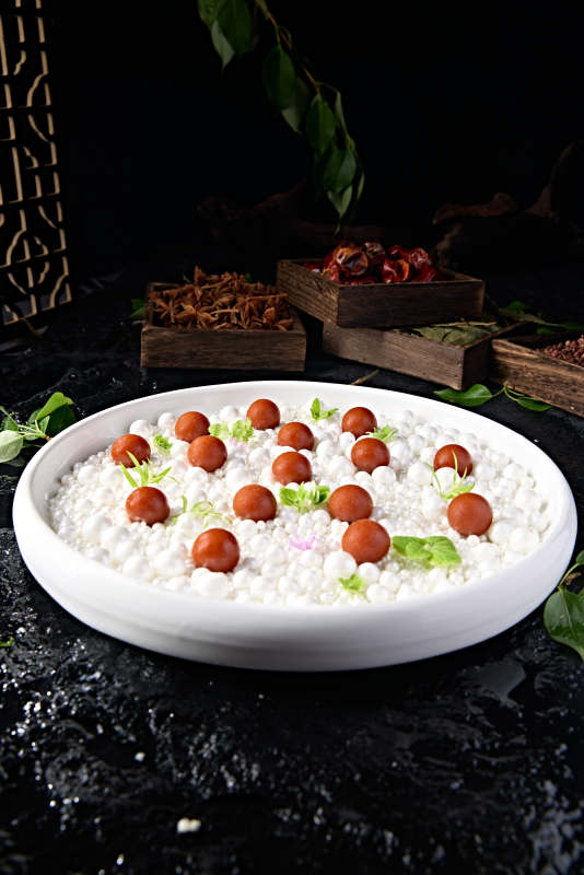 地方特色美食珍珠白玉琥珀山楂带黄球