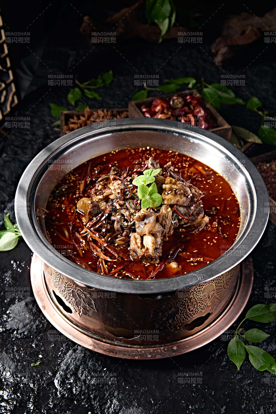 锅仔红油香辣羊头肉