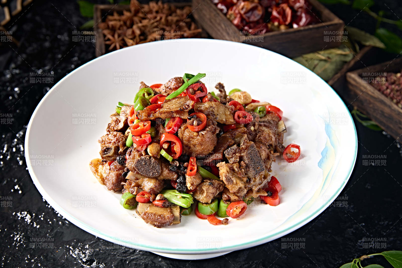 米椒豆豉蒜子炒猪小排