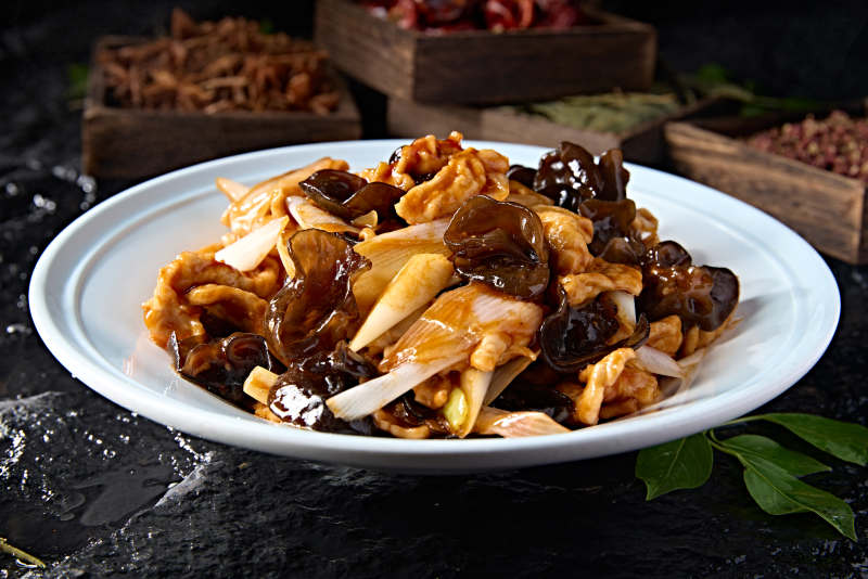 中餐木耳葱烧木须肉