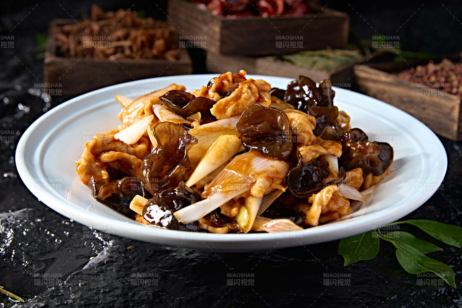 中餐木耳葱烧木须肉