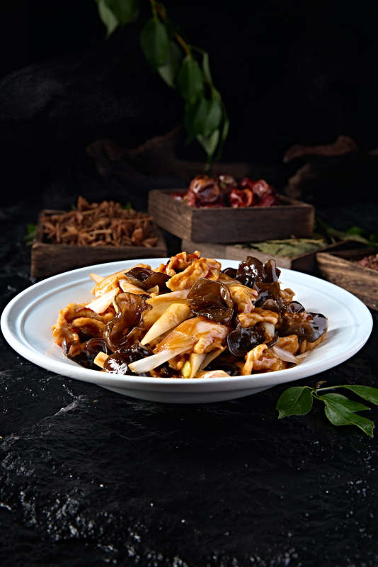 中餐木耳葱烧木须肉