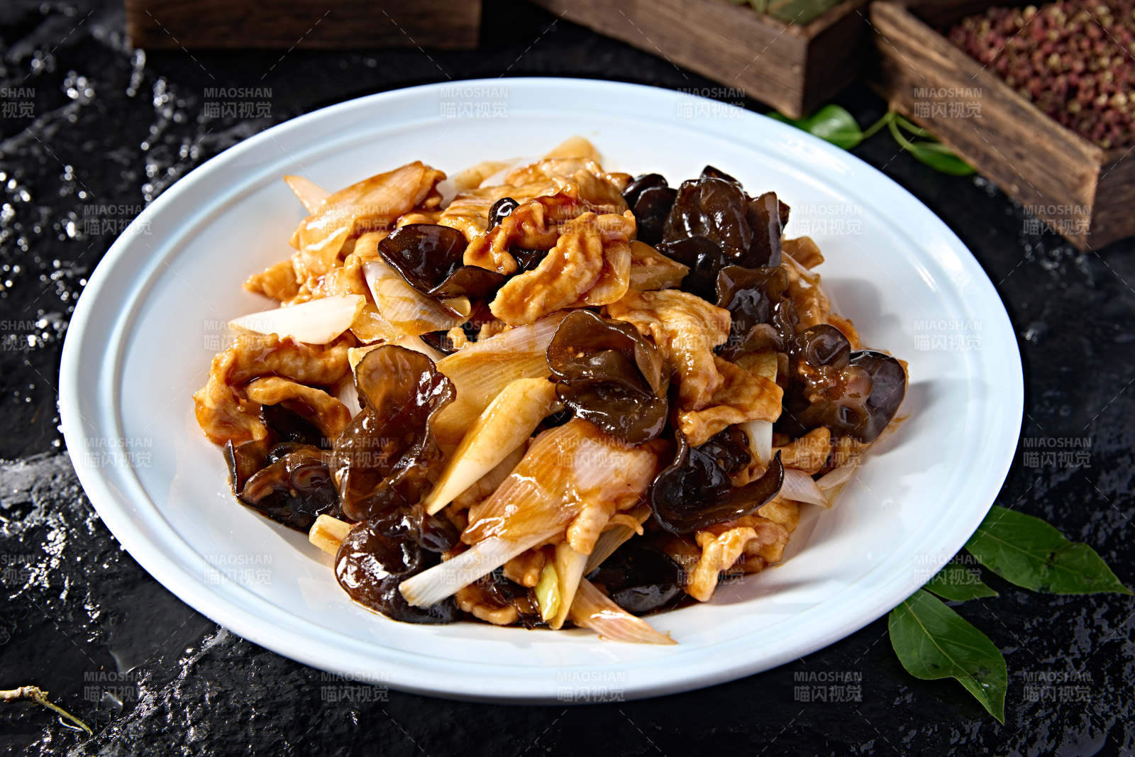 中餐木耳葱烧木须肉