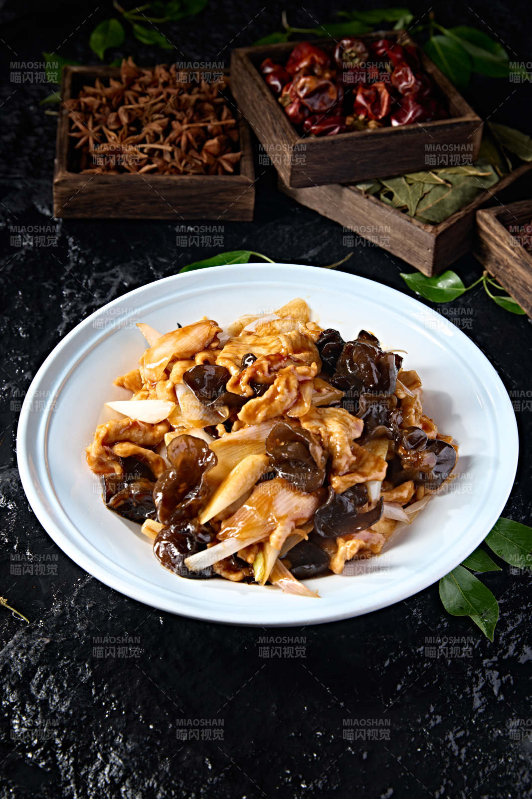 中餐木耳葱烧木须肉