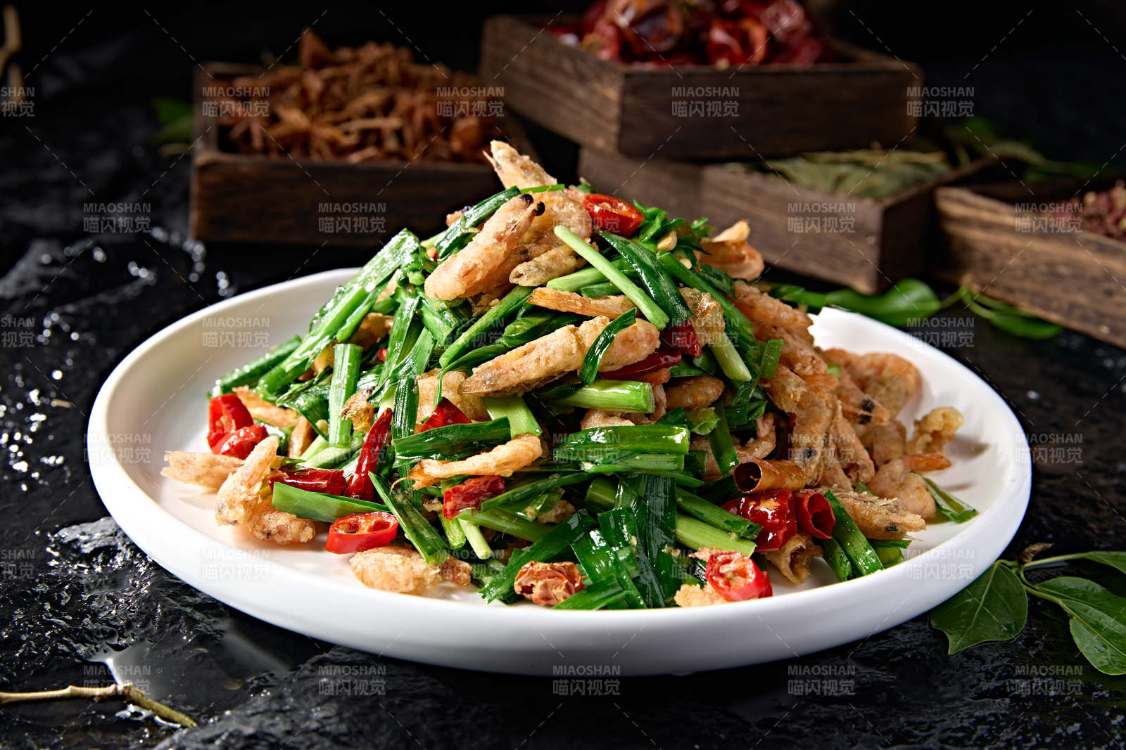 中餐美食香辣韭菜炒河虾