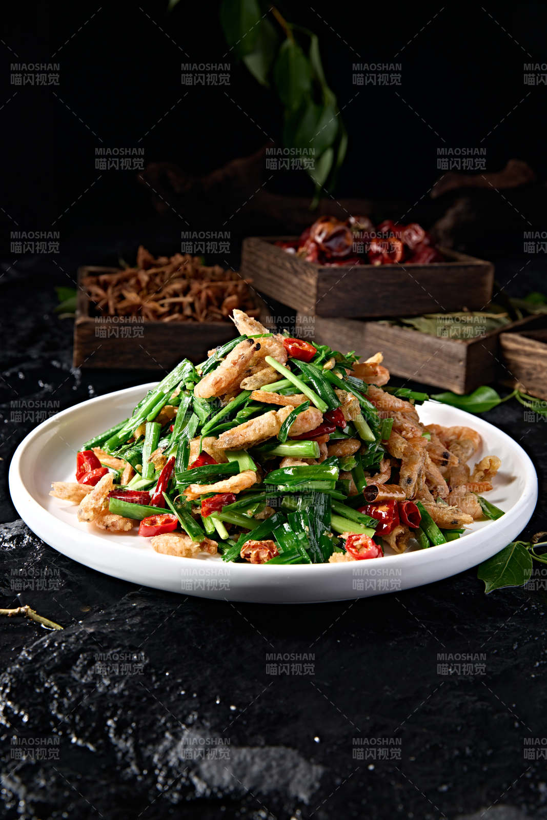 中餐美食香辣韭菜炒河虾