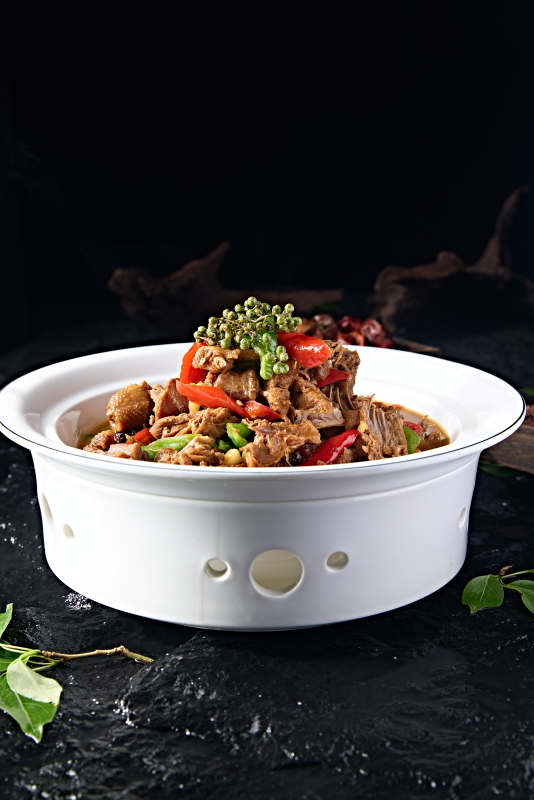 中餐美食藤椒彩椒炖柴鸡块