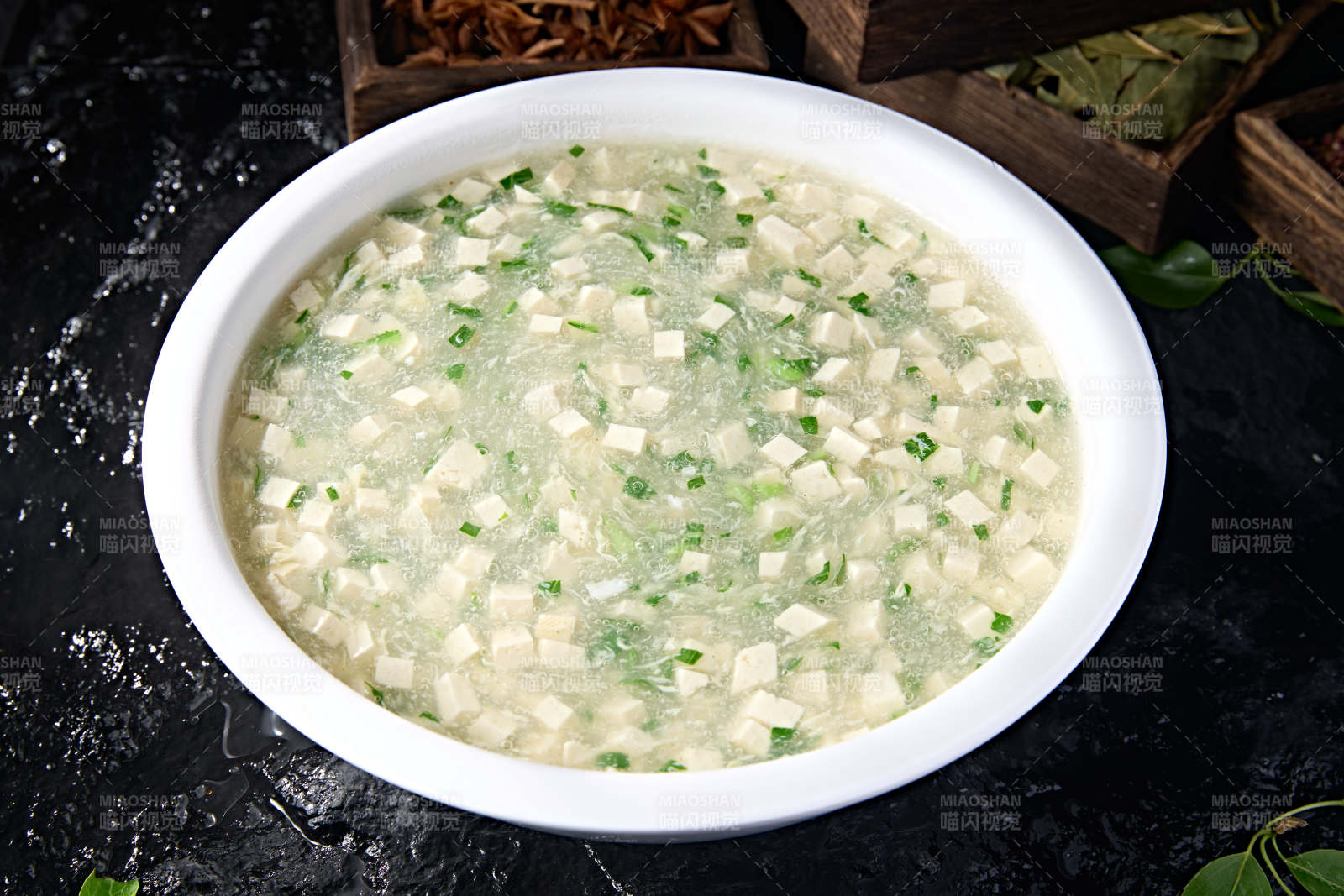 中餐美食葱香蛋花豆腐羹