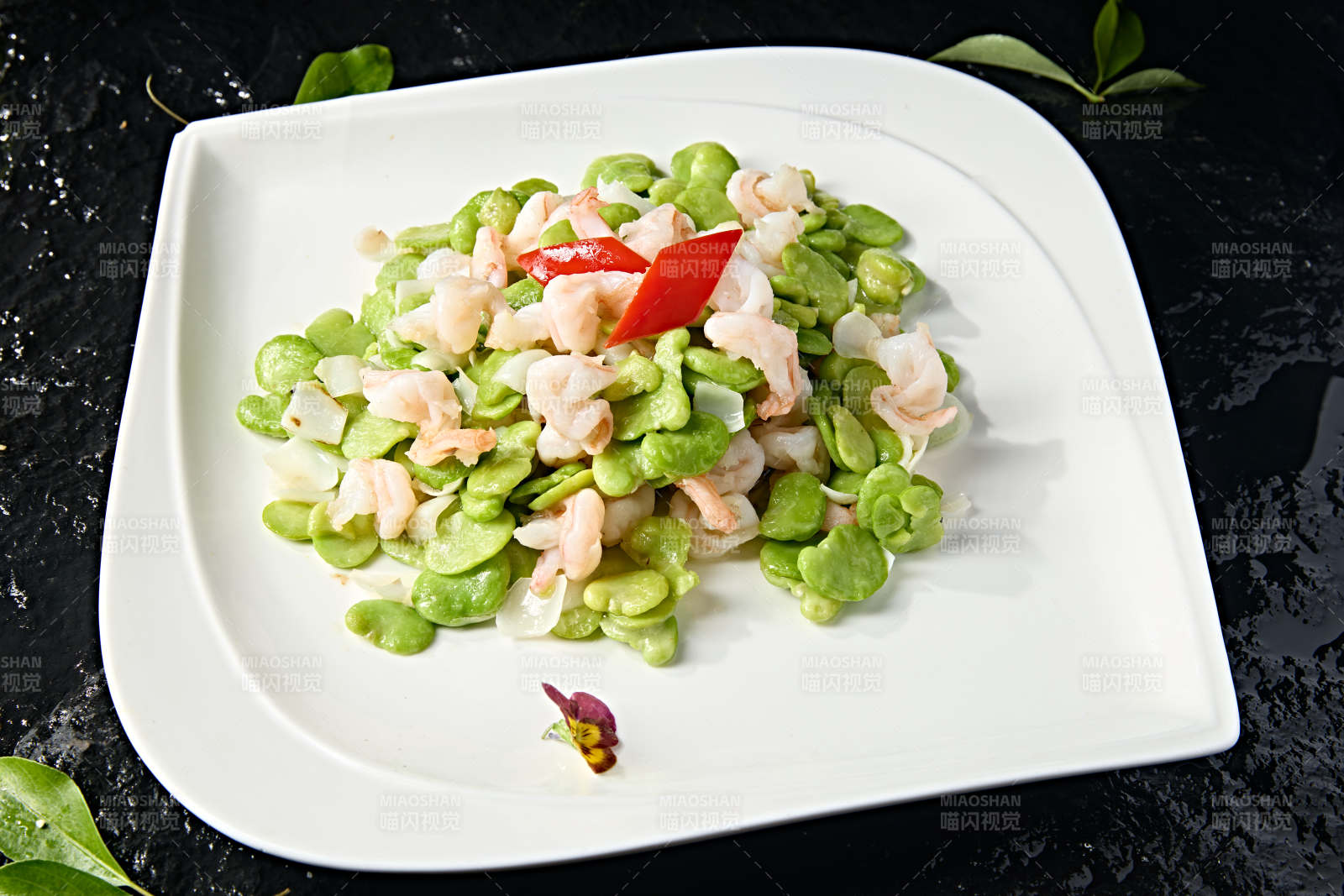 中餐美食百合蚕豆清炒大虾仁