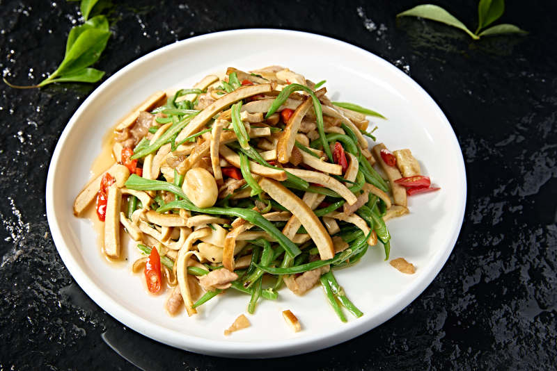 蒜香豆角丝米椒肉丝炒香干