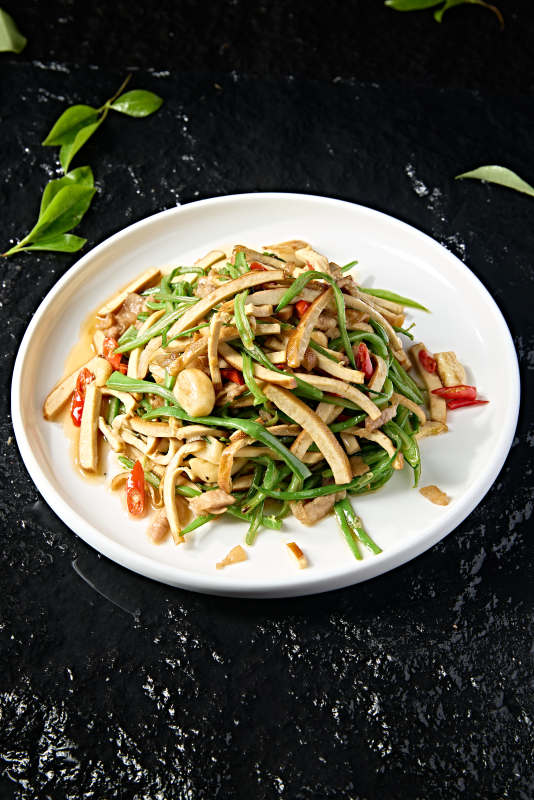 蒜香豆角丝米椒肉丝炒香干