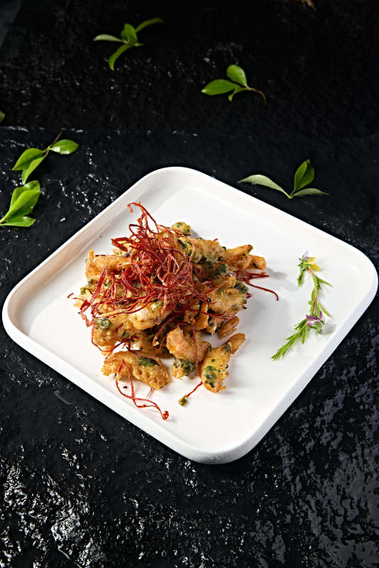 总参没事辣椒丝葱香炸大虾