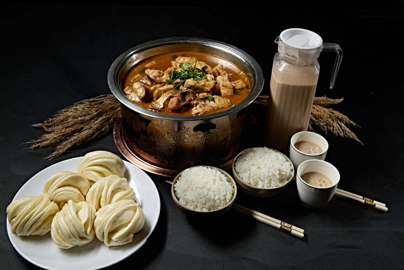 锅仔酱香炖湖鱼配主食套餐