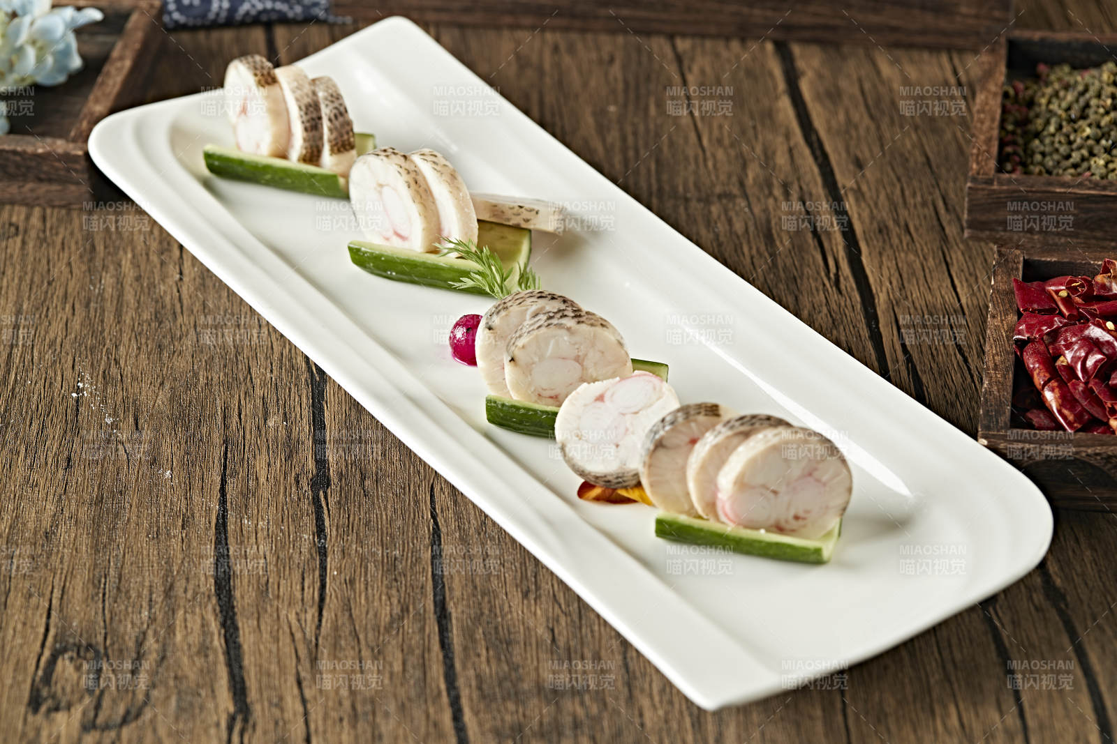 鱈魚卷包蟹腿肉切片