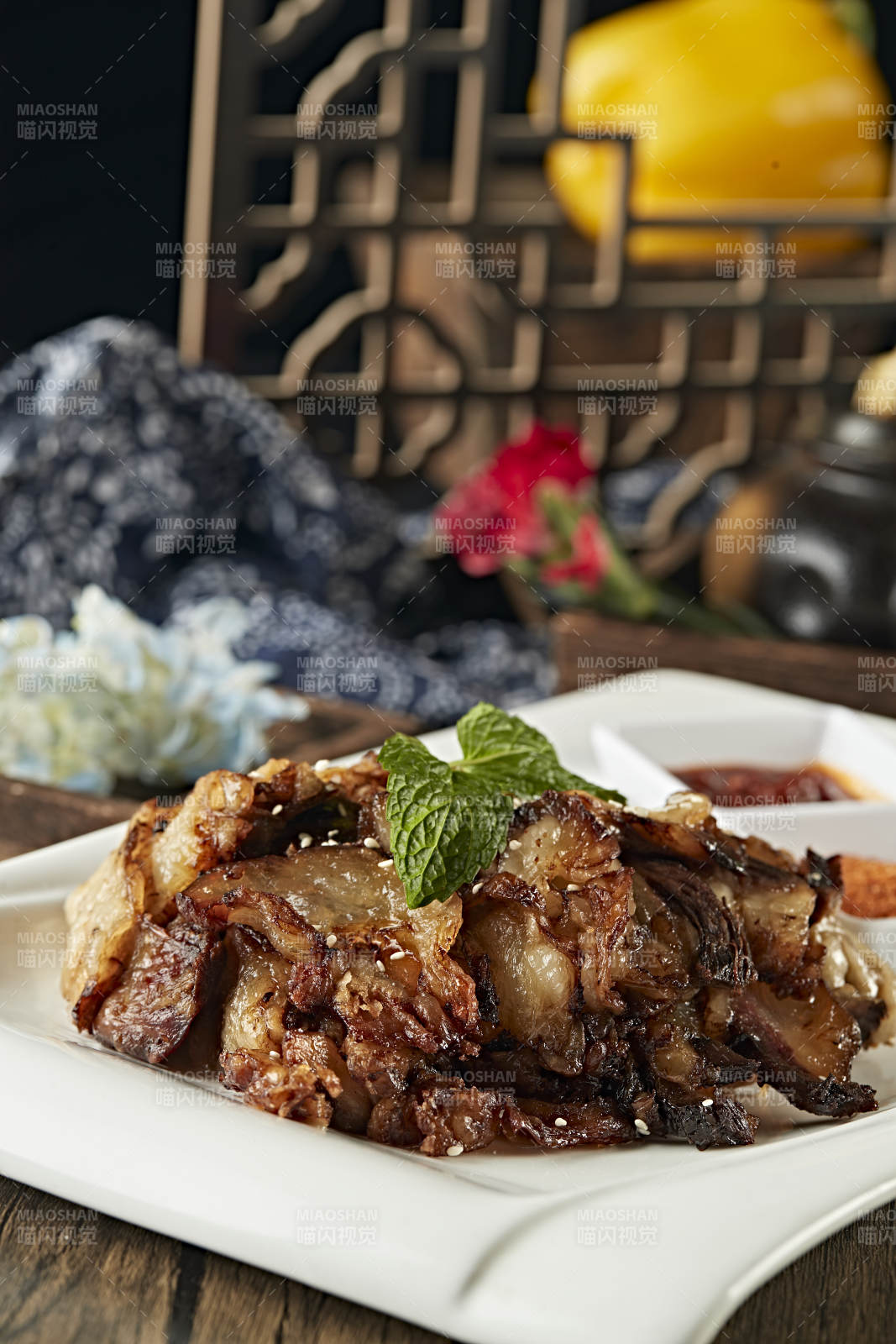 炭烤牛窝骨肉切片