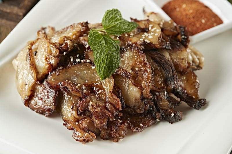 炭烤牛窝骨肉切片