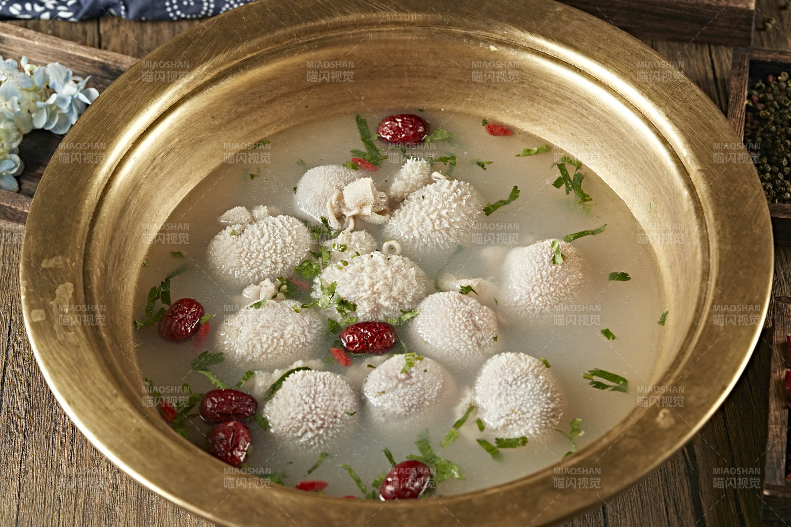 內蒙藍旗傳統美食水煮肚包肉