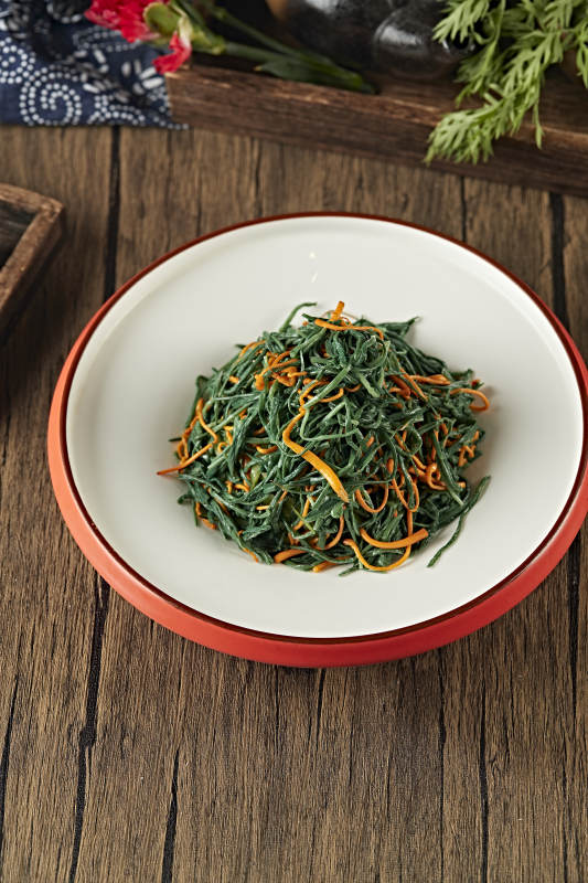 香油虫草花拌沙葱