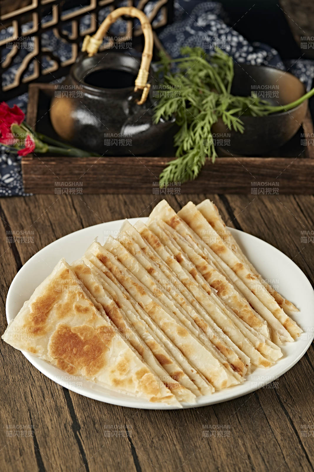 美味的手工烙大饼-摄影图