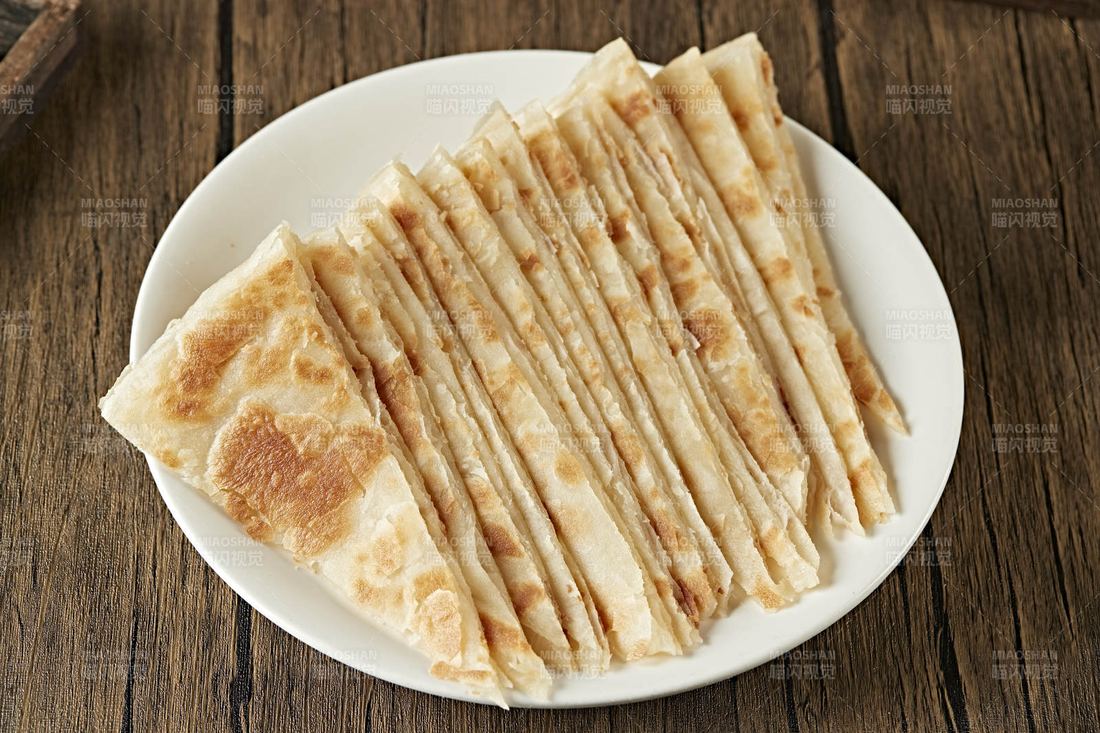 美味的手工烙大饼-摄影图