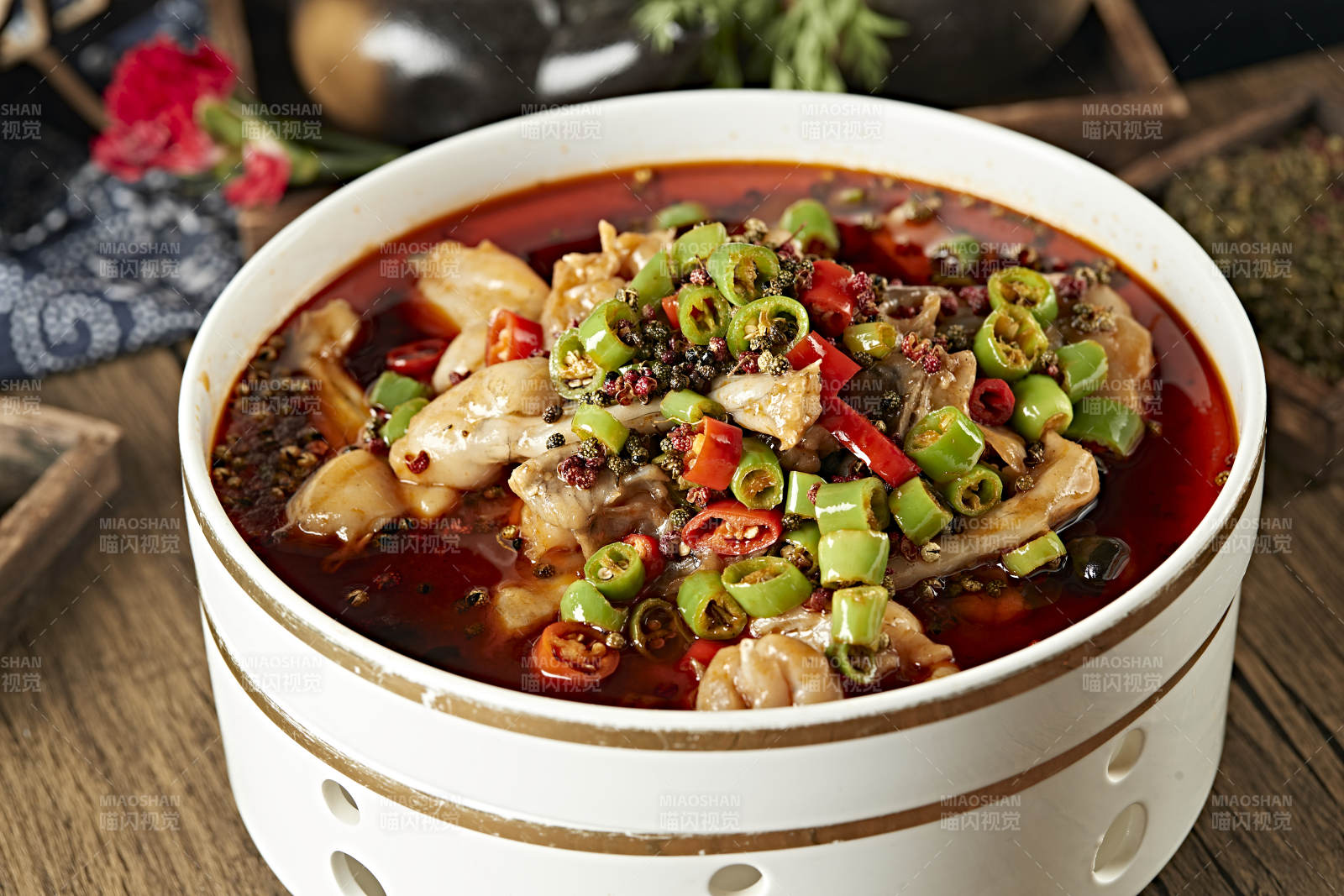 川味香水牛蛙-摄影图