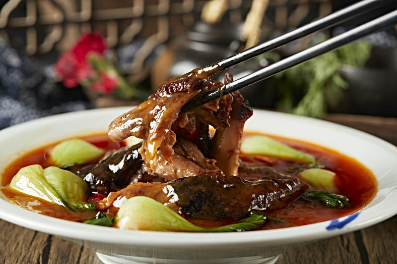 浇汁红烧大肘子