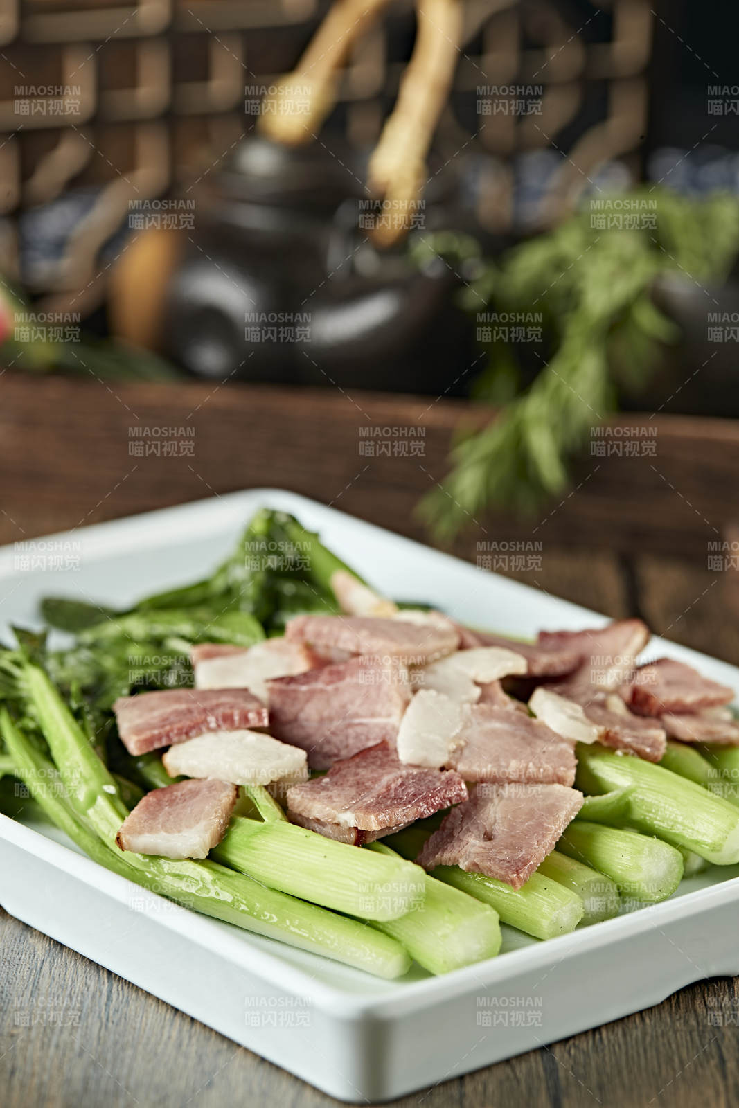 白灼菜心蒸咸肉