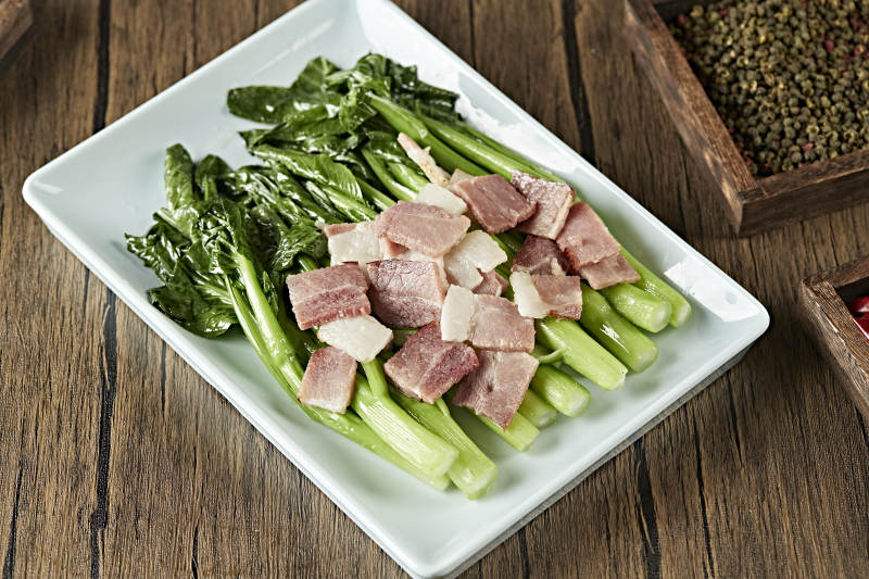 白灼菜心蒸咸肉